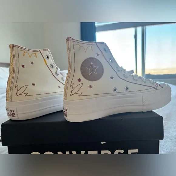 Converse Women's White High-Top Platform Western Sneaker, NWT! - Picture 5 of 10